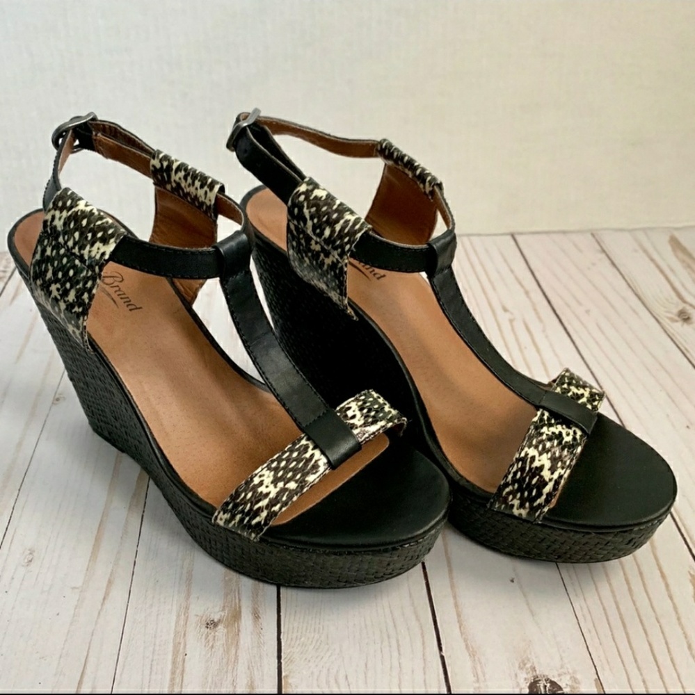 Lucky brand black faux snakeskin espadrilles